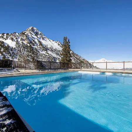 Skis Aux Pieds Avec Piscine Et - Fr-1-686-41 *