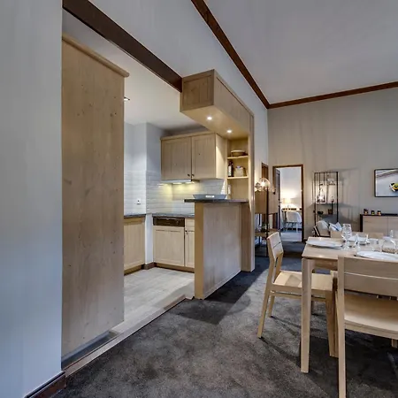 Appartement Skis Aux Pieds Avec Piscine Et - Fr-1-686-41 *